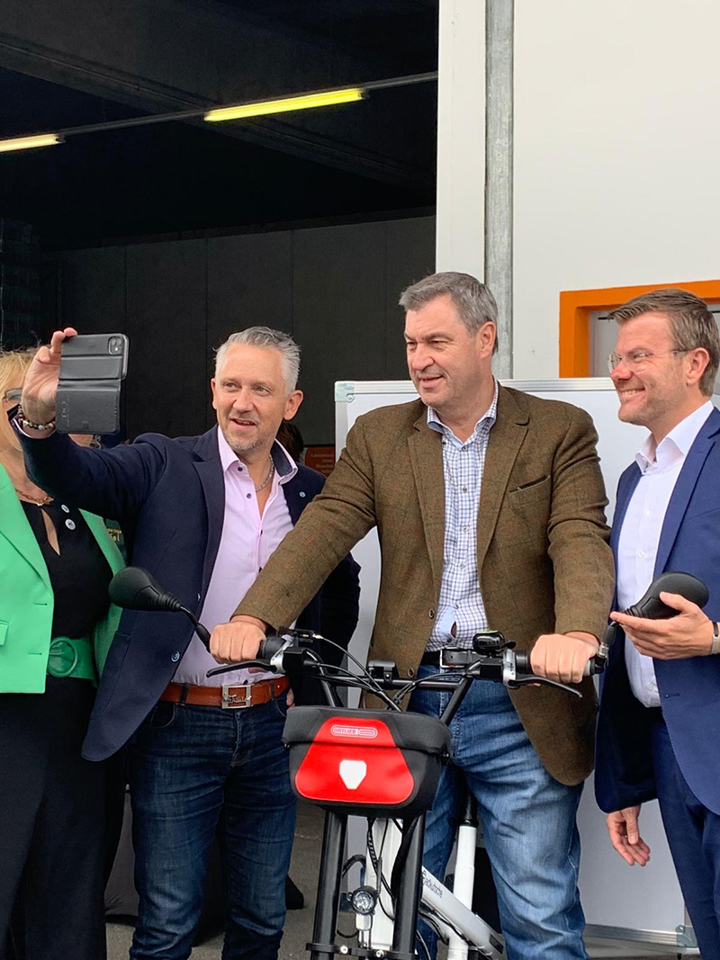 besuch eröffnung tafellager 24